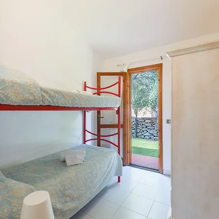 Residenze Gallura 호텔 *